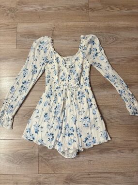 Hollister Blue & White Floral Puff Sleeve Romper XS